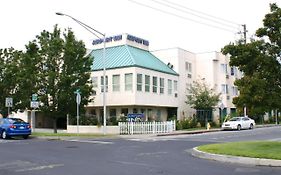 Airport Inn